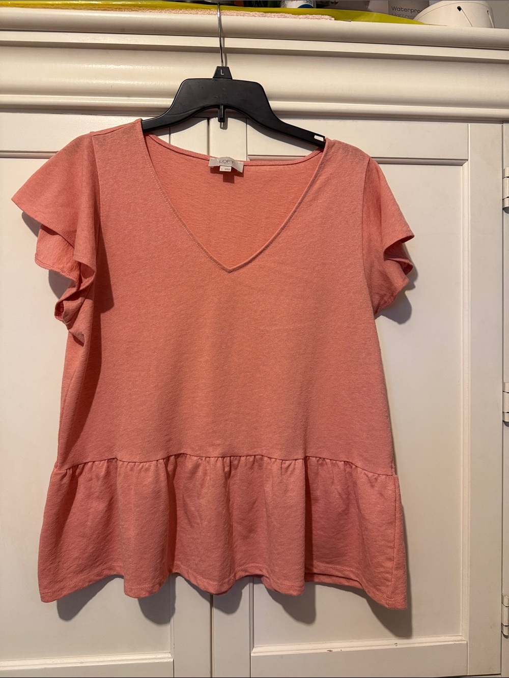 Wmn’s Loft Peachy Ruffle Sleeve Peplum Top